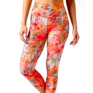 NWT Athleta Elation Capri Women’s Size Small